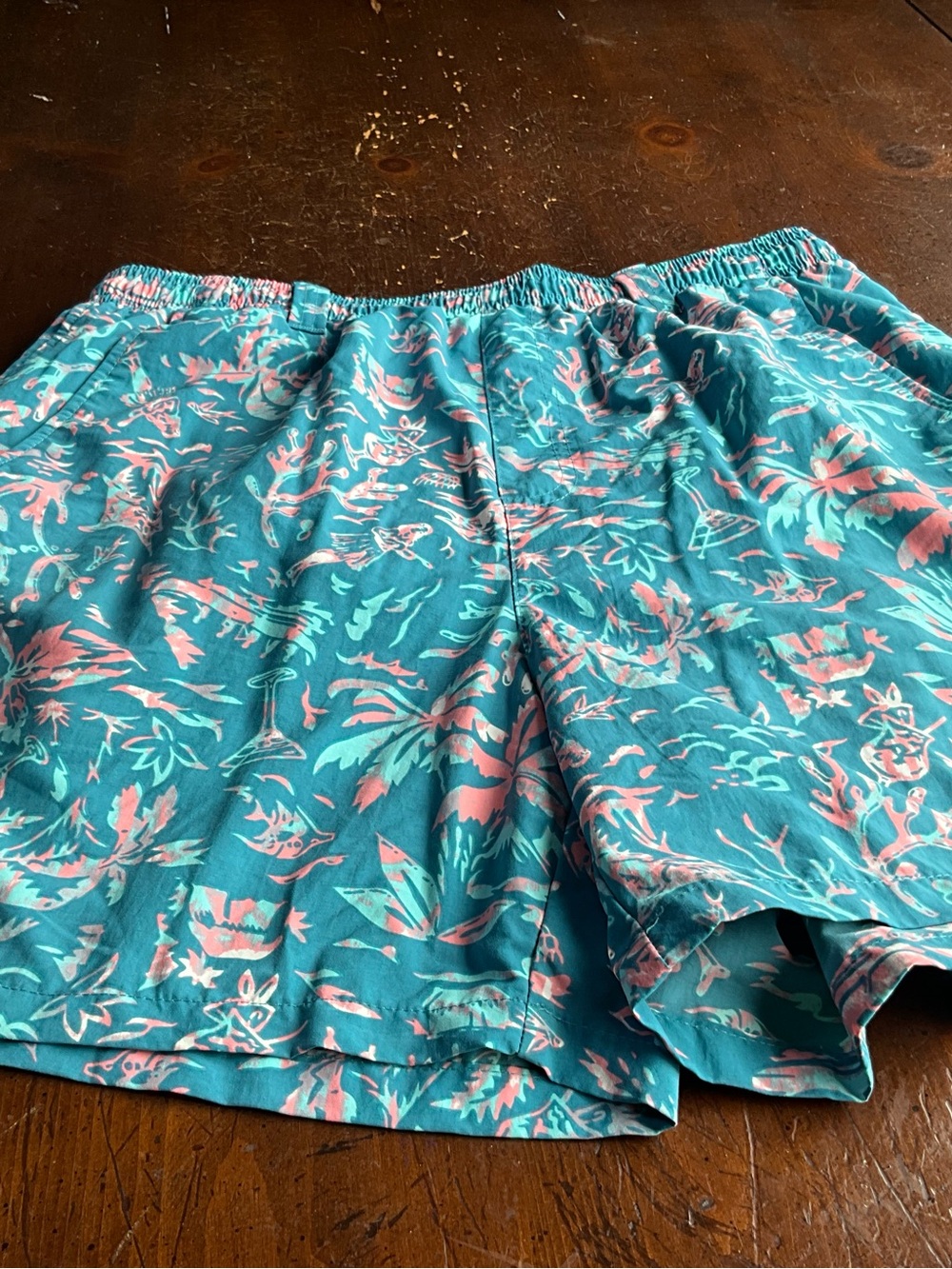 Men’s size medium Columbia swim trunks